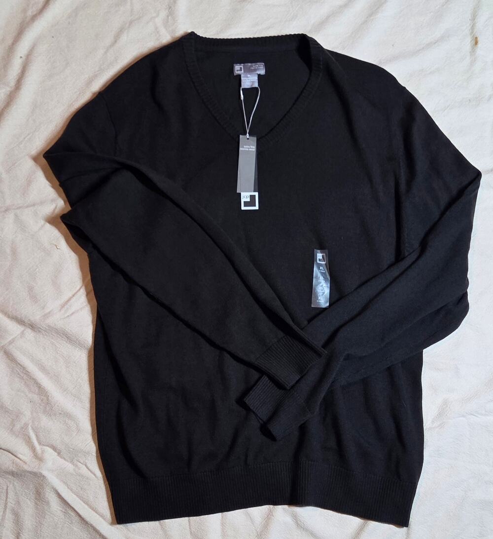NWT JCPenney Men's Extra Fine Merino Wool V-Neck Sweater XL Dark Brown